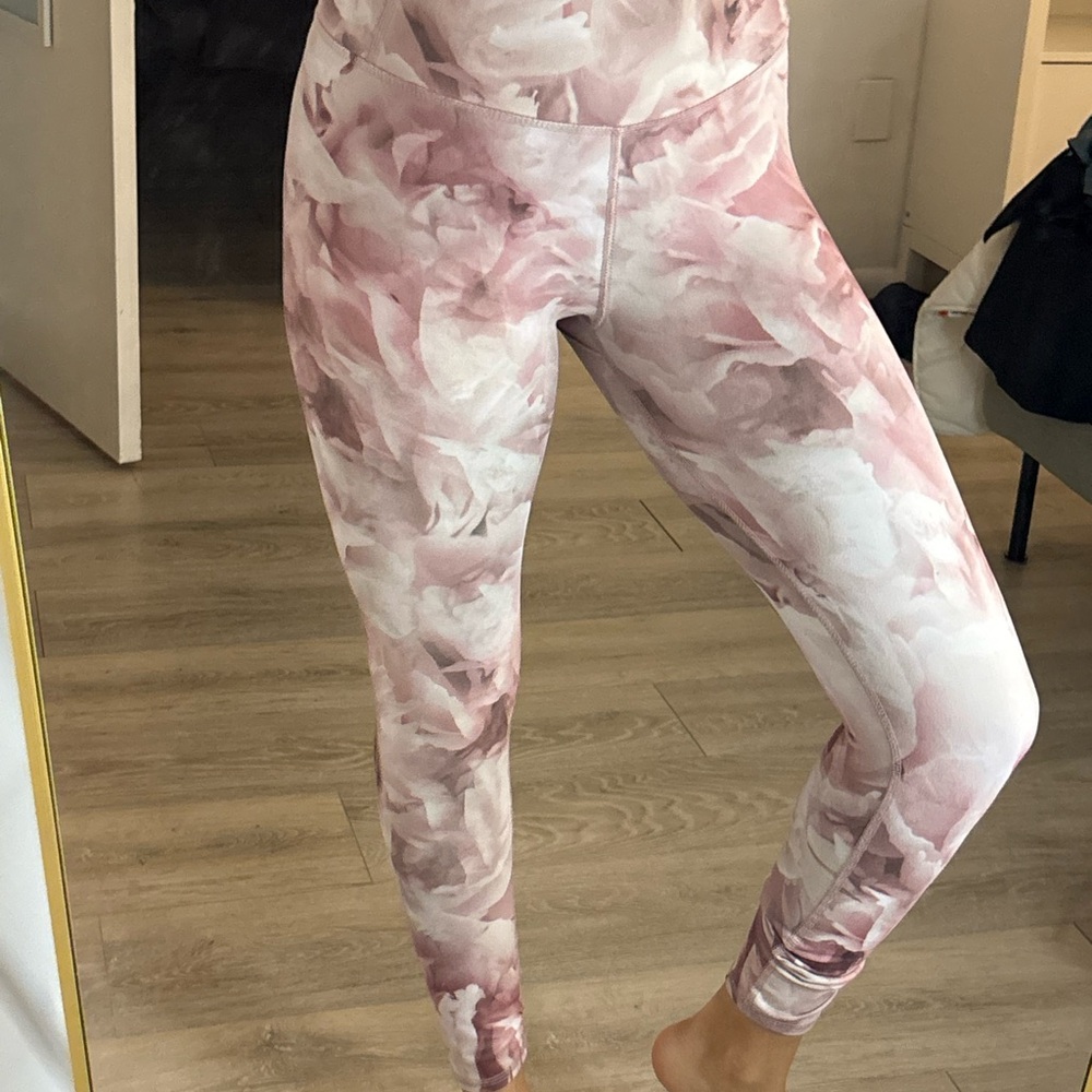 R and Dry Pink and White Floral Leggings